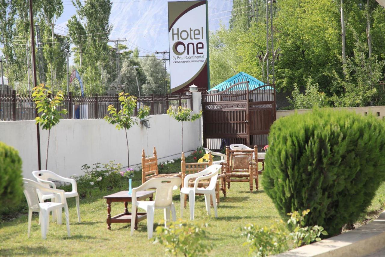Hotel One Skardu Bagian luar foto