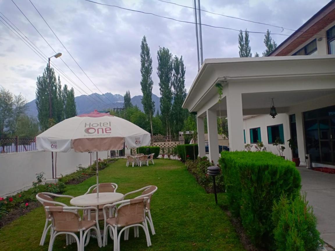 Hotel One Skardu Bagian luar foto
