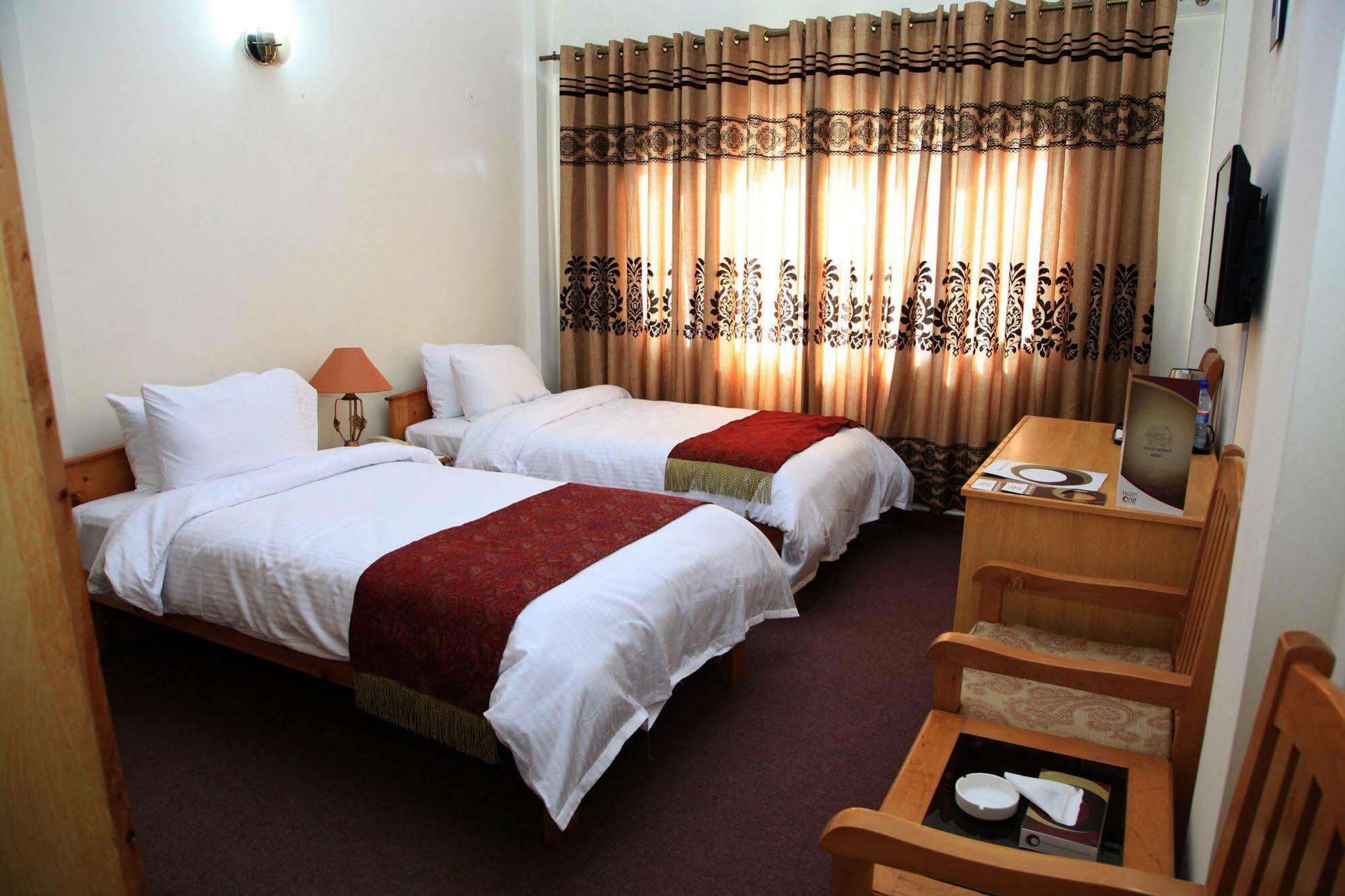 Hotel One Skardu Bagian luar foto