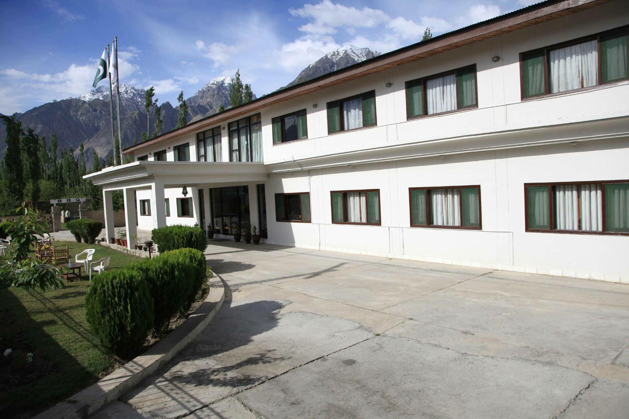 Hotel One Skardu Bagian luar foto