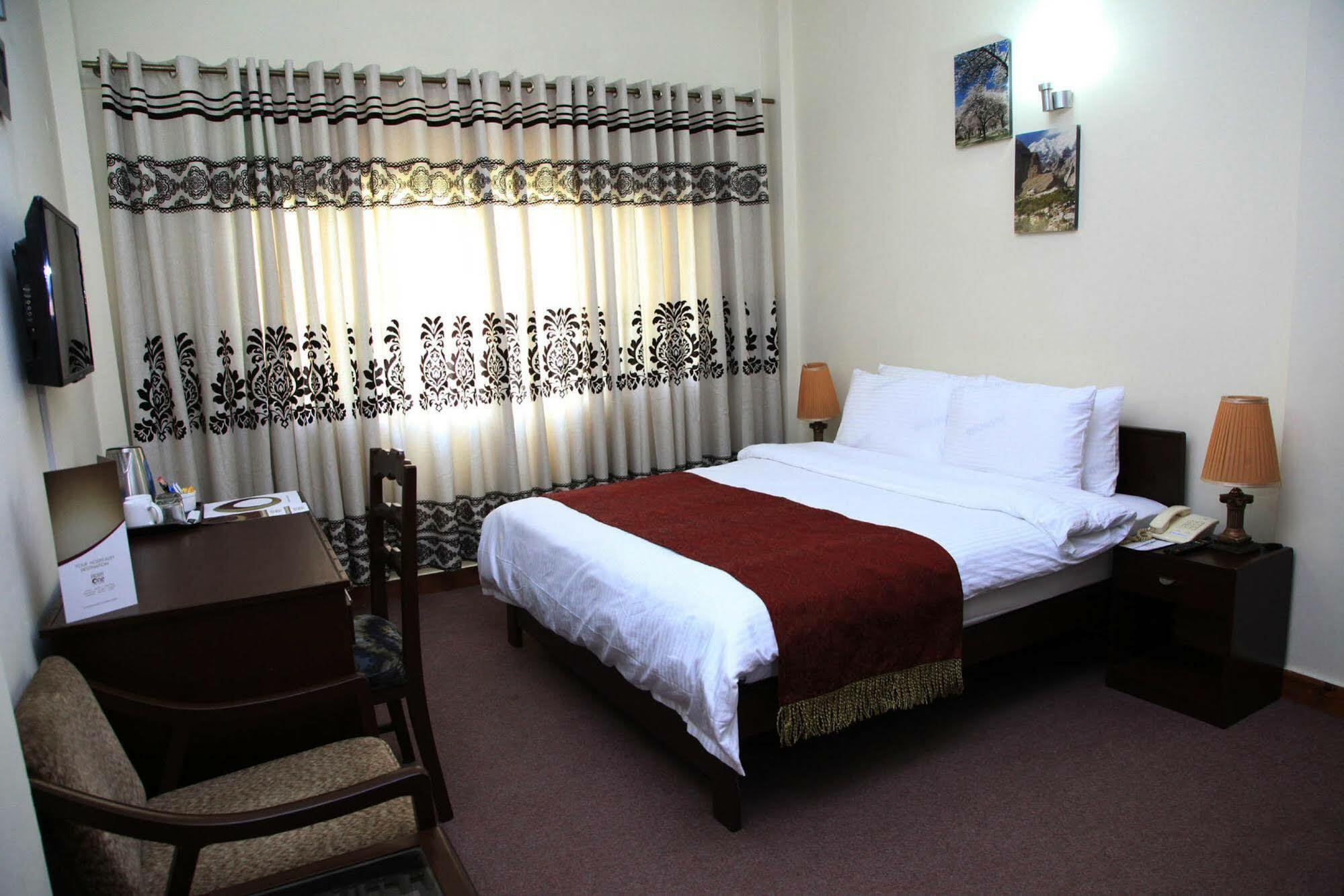 Hotel One Skardu Bagian luar foto