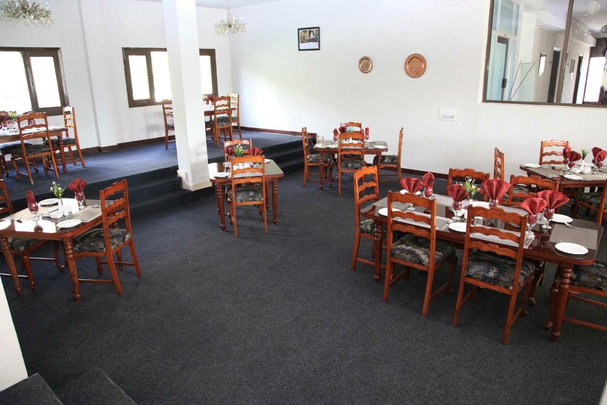 Hotel One Skardu Bagian luar foto