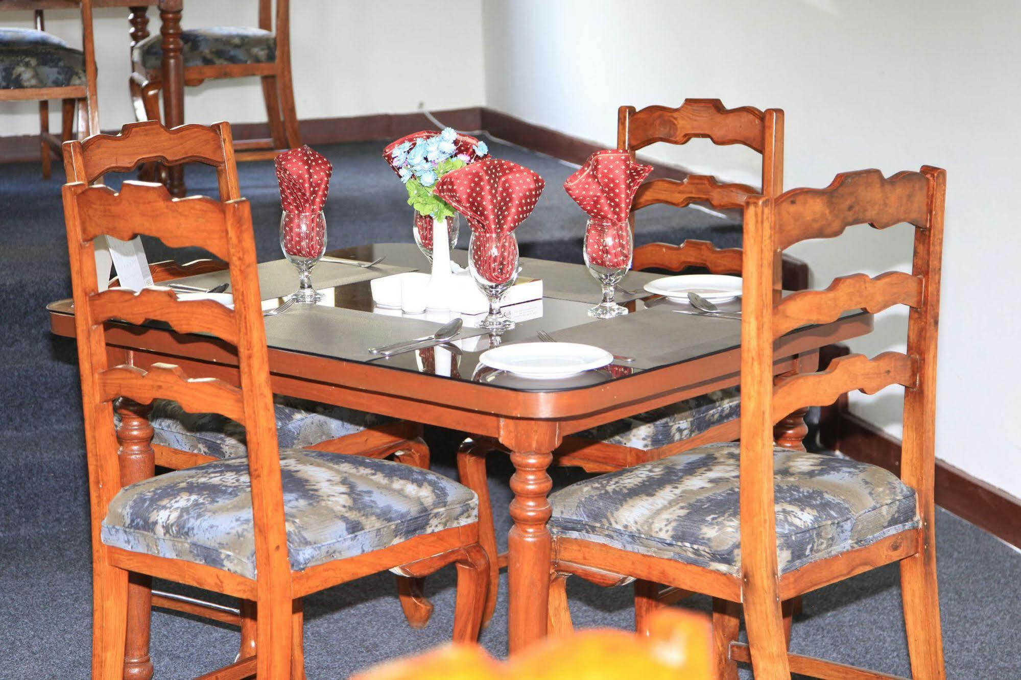 Hotel One Skardu Bagian luar foto